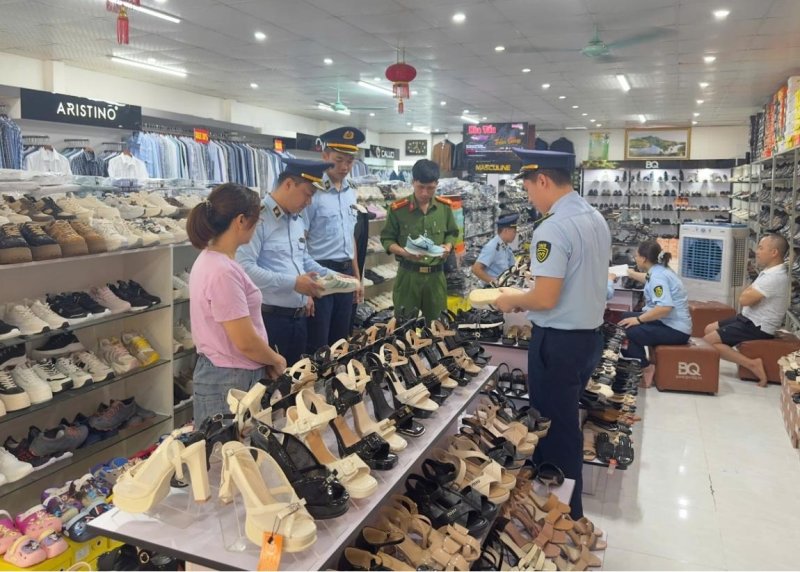 phan biet khai niem ve hang gia hang nhai theo quy dinh cua phap luat 
